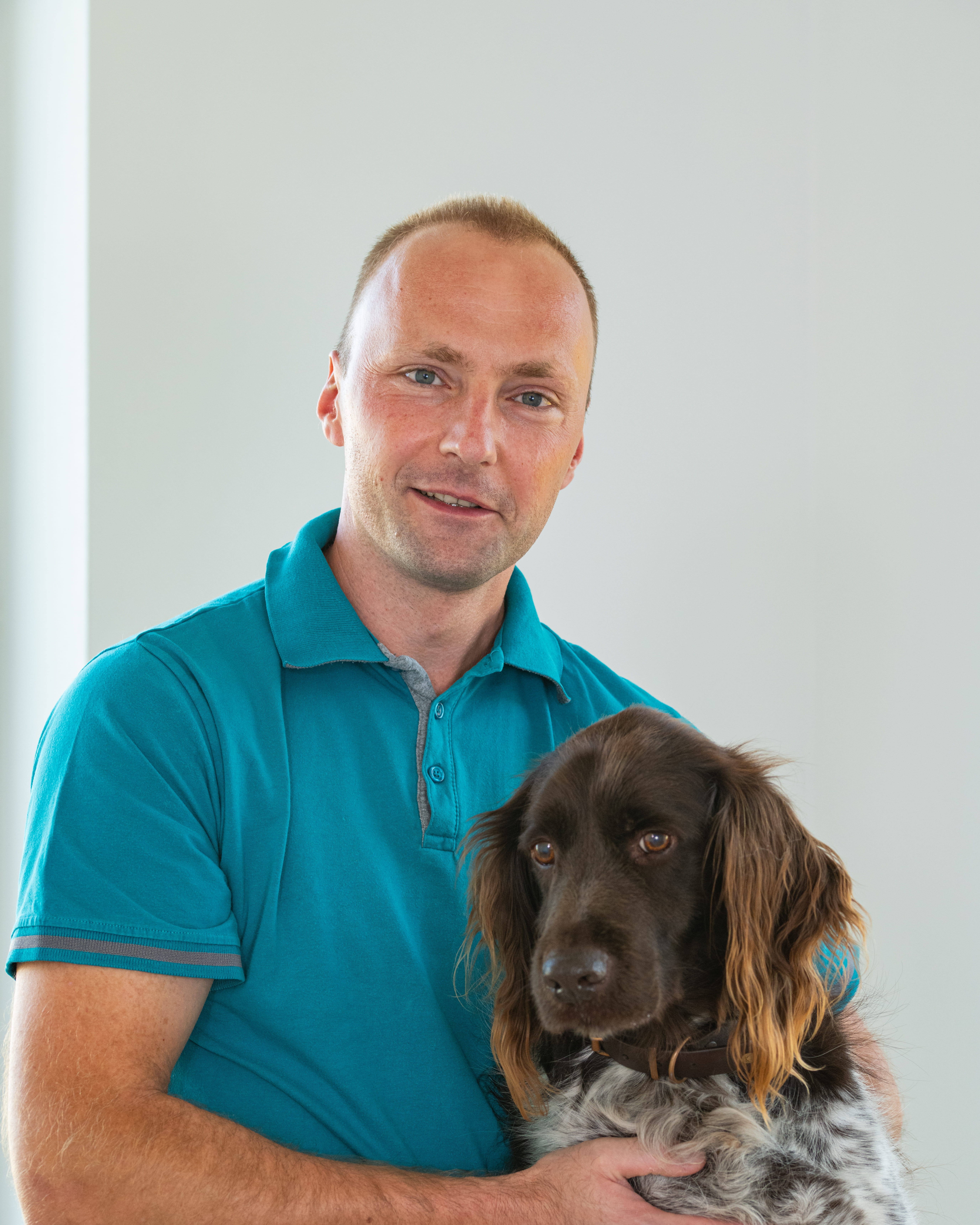 Dr. Johannes Feest